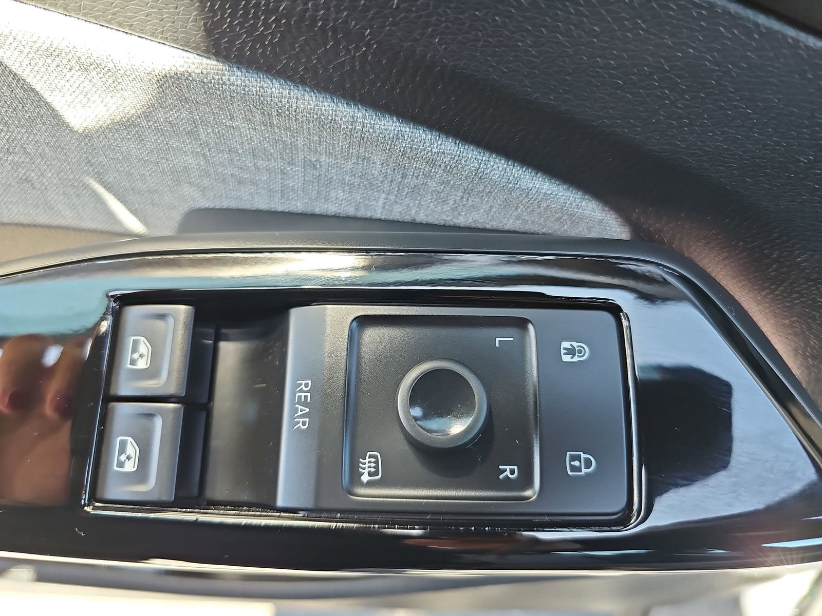 Certified 2023 Volkswagen ID.4 Pro image 27