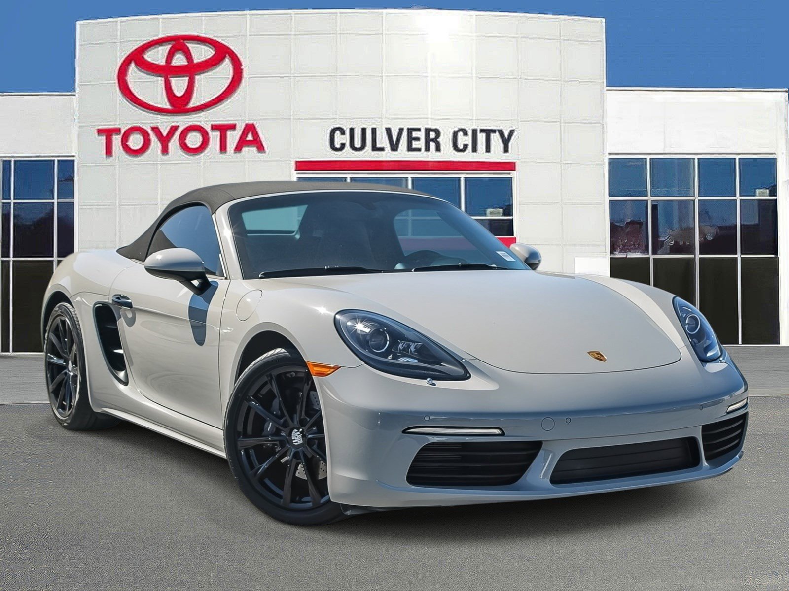 Used 2025 Porsche 718 Boxster image 1