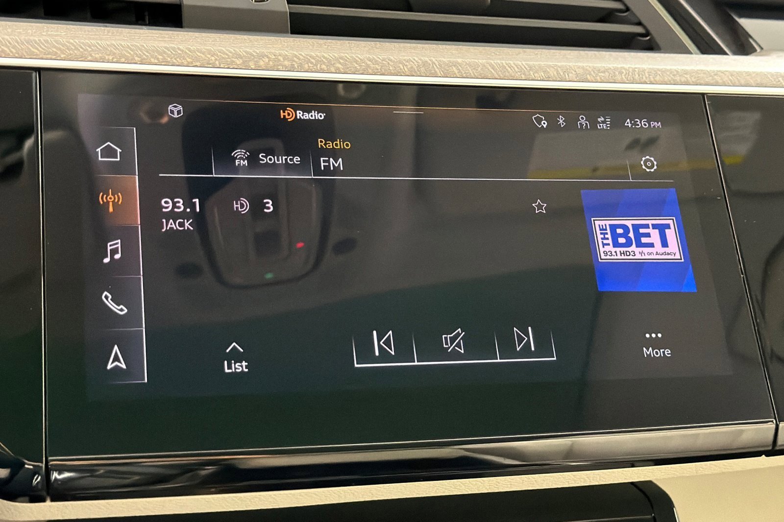 Certified 2023 Audi e-tron Premium Plus AWD/4WD image 17