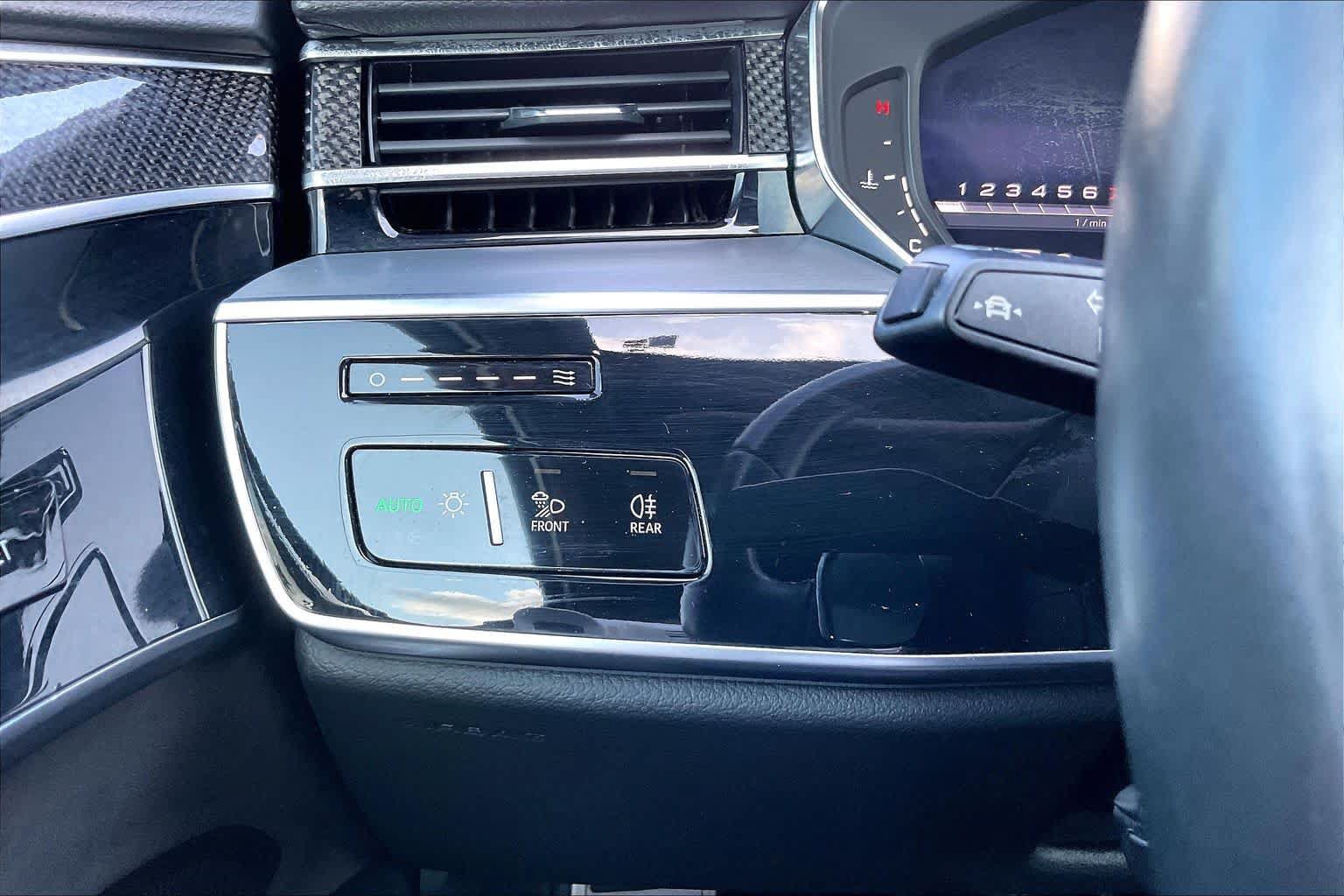 Used 2020 Audi S8 L w/ S8 Executive Package AWD/4WD image 34