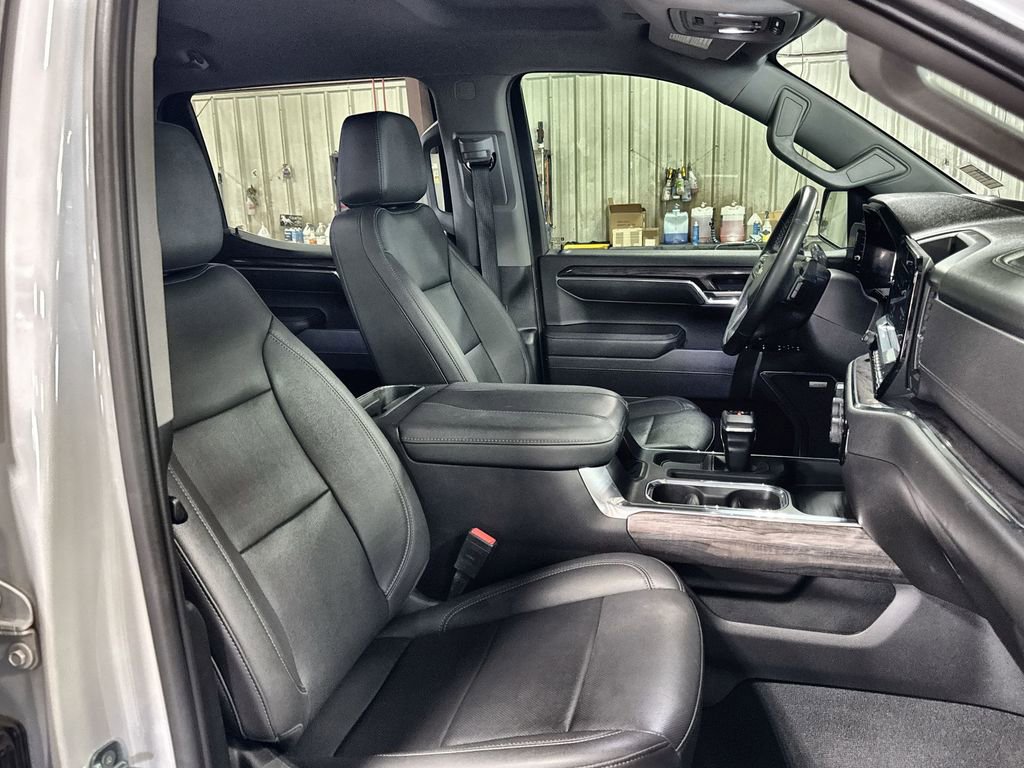 Used 2023 Chevrolet Silverado 1500 LTZ w/ LTZ Convenience Package II AWD/4WD image 30