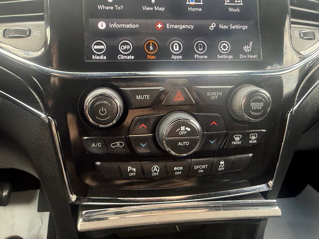 Used 2022 Jeep Grand Cherokee Limited AWD/4WD image 22