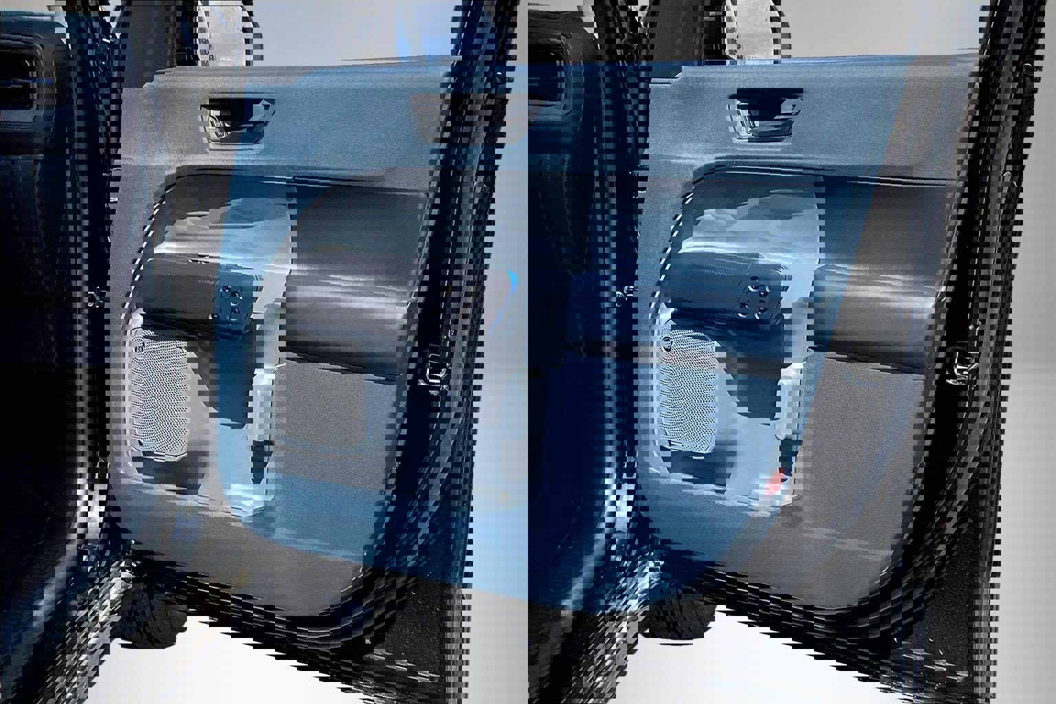 Used 2025 Ford Maverick Lobo AWD/4WD image 29