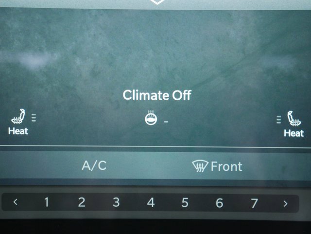 Used 2024 Jeep Gladiator Sport image 3