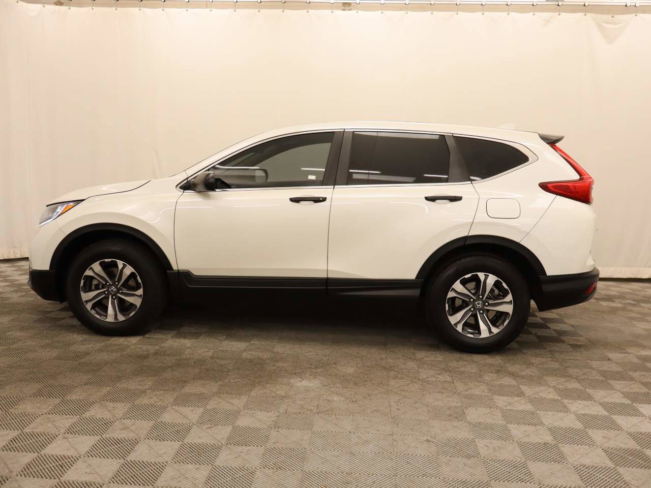 Used 2017 Honda CR-V LX image 2