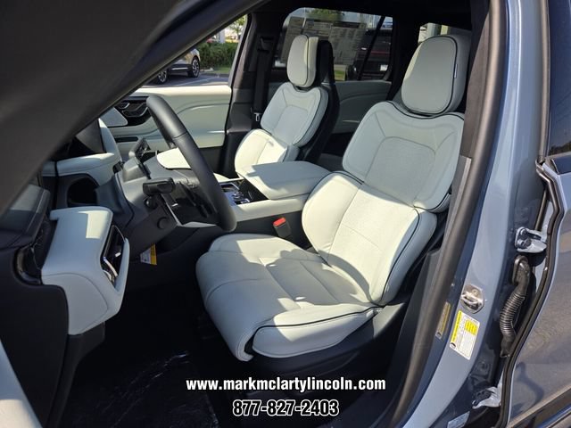 New 2026 Lincoln Aviator Black Label w/ Black Label Special Edition AWD/4WD image 7