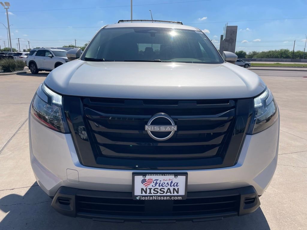 Used 2025 Nissan Pathfinder SV w/ Black Appearance Package FWD image 7