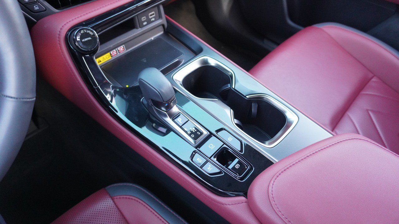 Used 2025 Lexus NX 350h AWD w/ Cold Area Package image 22