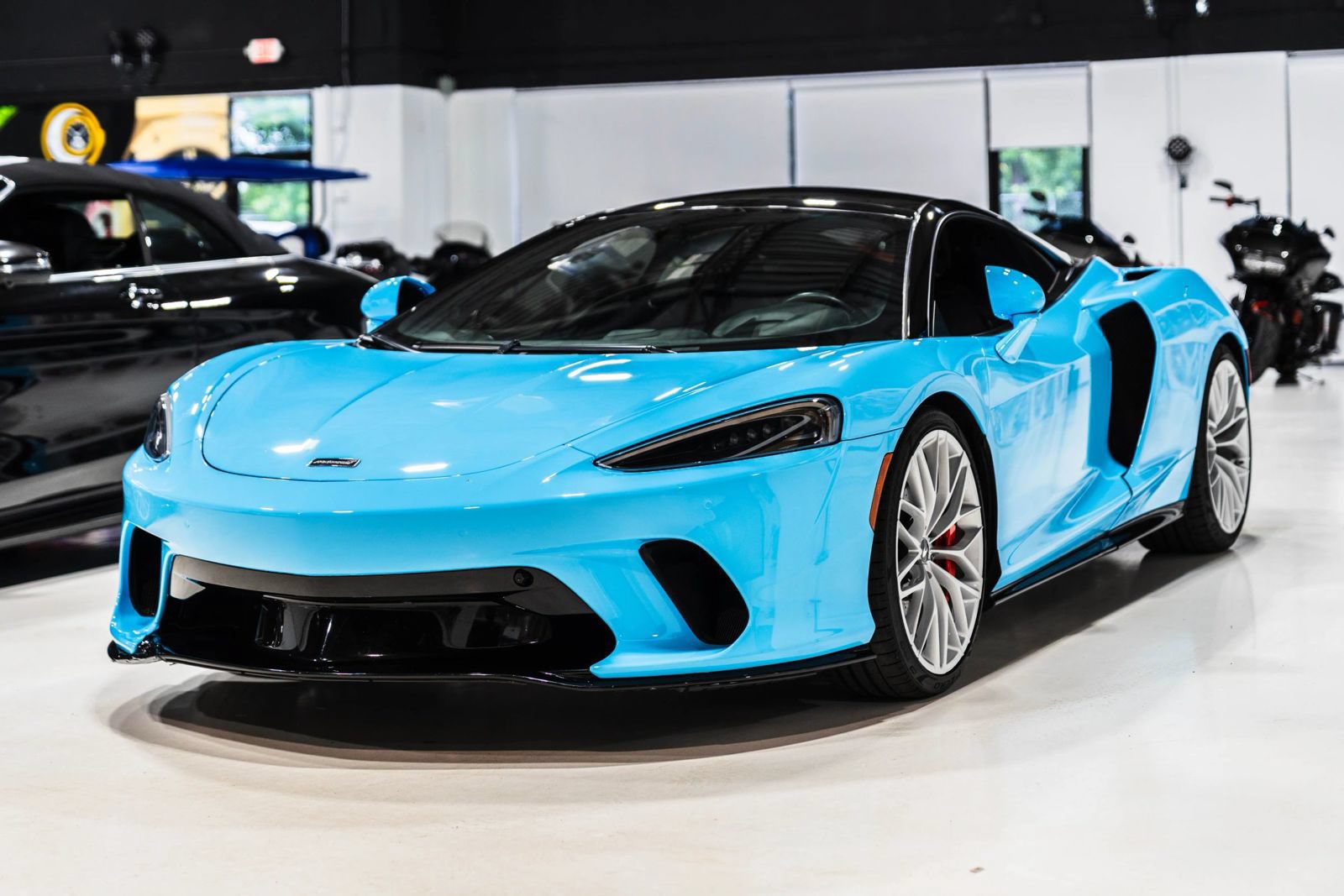 Used 2023 McLaren GT RWD image 4