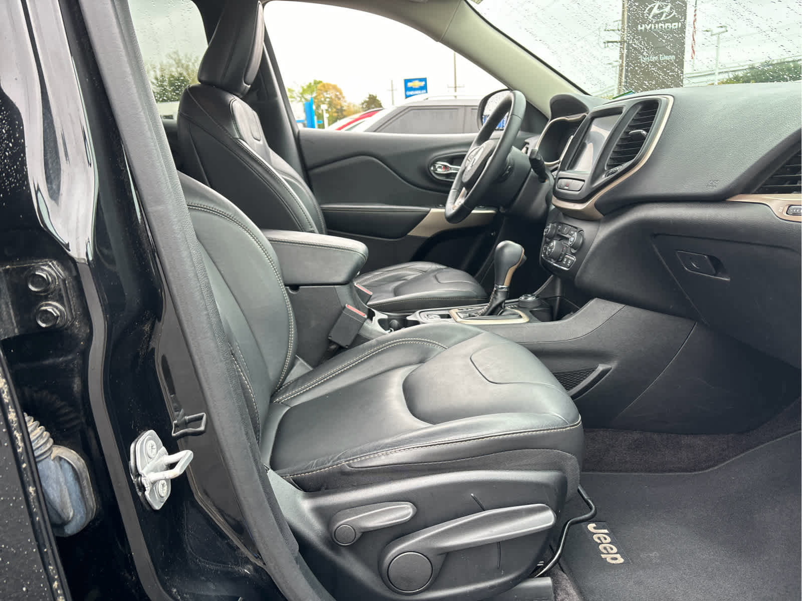 Used 2018 Jeep Cherokee Limited AWD/4WD image 18