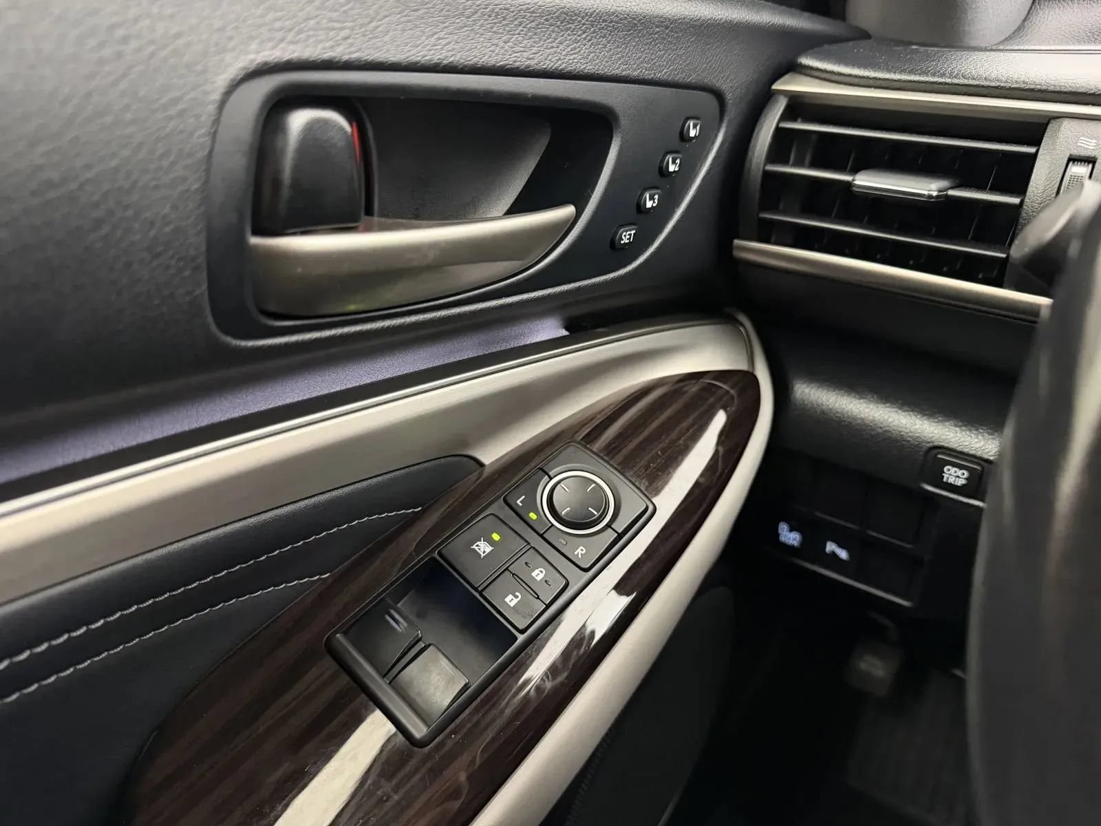 Used 2015 Lexus RC 350 AWD w/ Luxury Package image 18