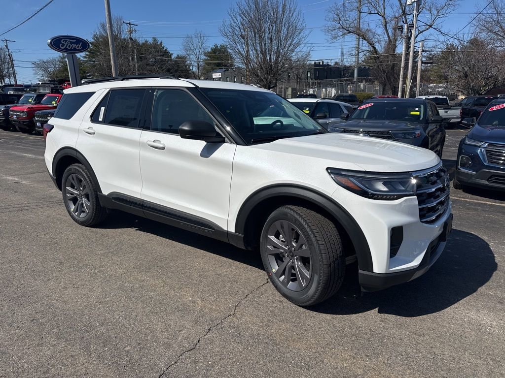 New 2026 Ford Explorer Active w/ Active Comfort Package image 3
