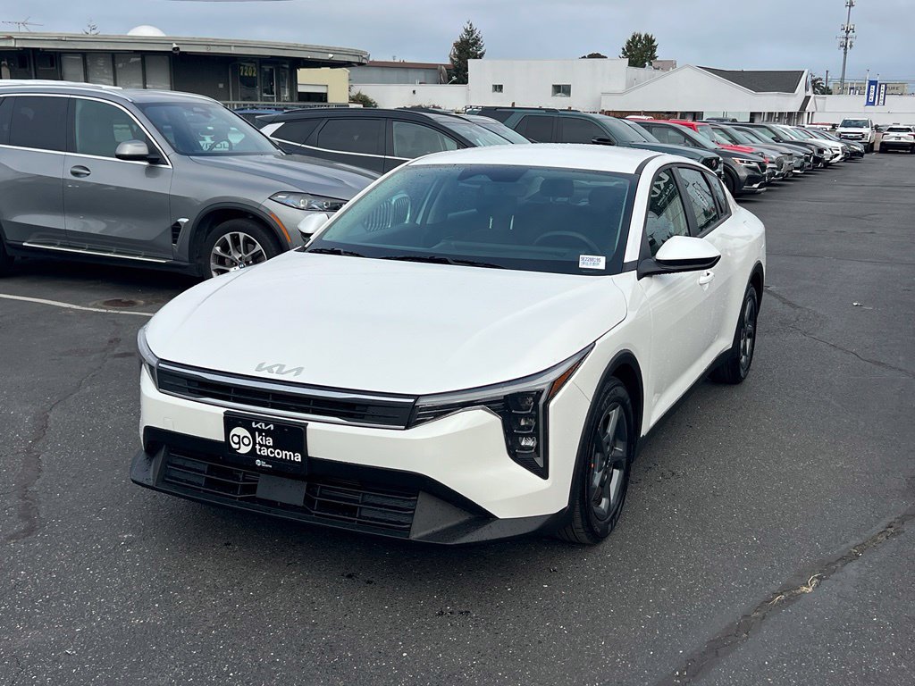 Certified 2025 Kia K4 FWD image 3