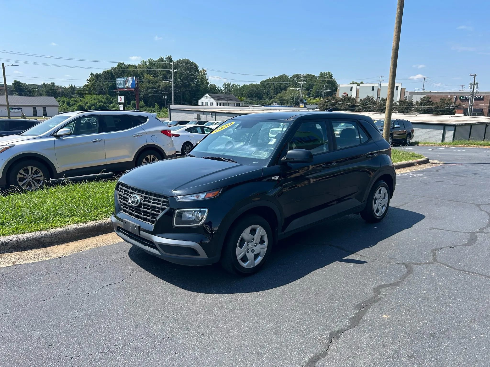 Used 2020 Hyundai Venue SE image 3