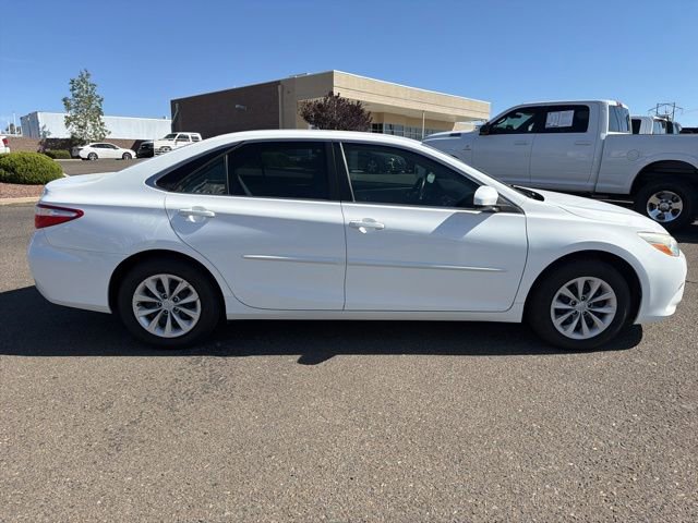 Used 2016 Toyota Camry LE FWD image 2