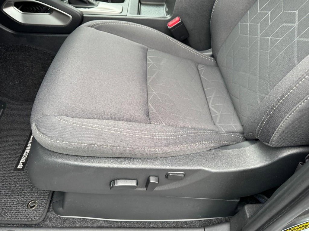 Used 2025 Nissan Frontier SV w/ SV Convenience Package image 13