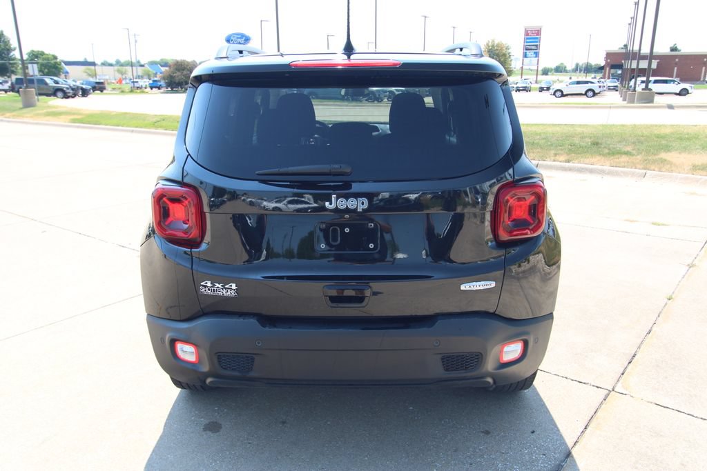 Used 2021 Jeep Renegade Latitude w/ Luxury Group I AWD/4WD image 14