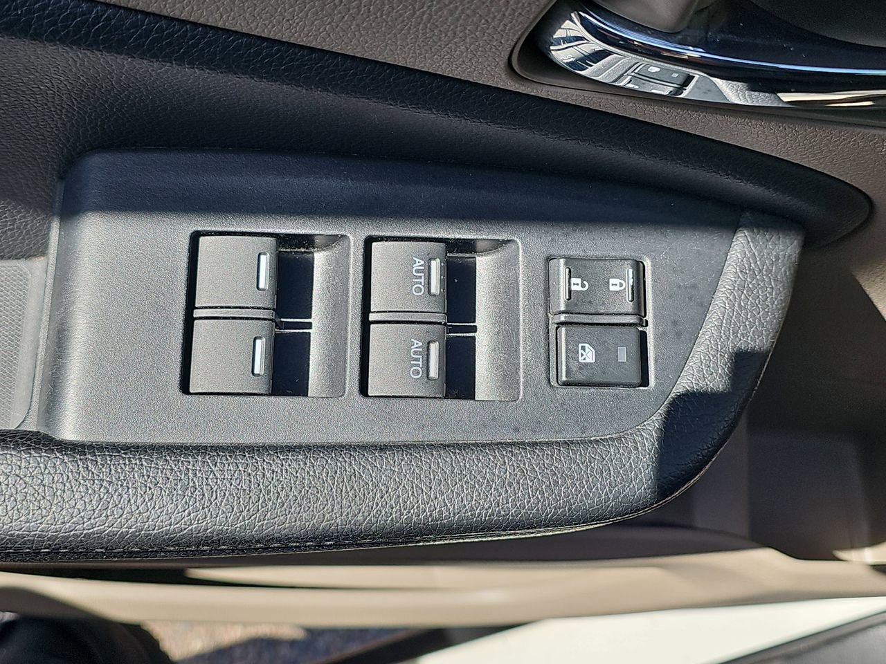 Used 2016 Honda Pilot EX-L image 27