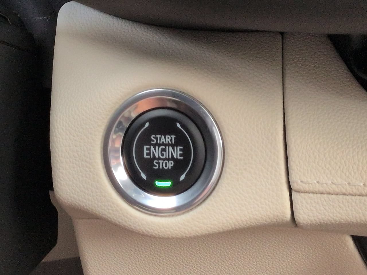 Used 2022 Buick Envision Avenir w/ Technology Package II AWD/4WD image 28