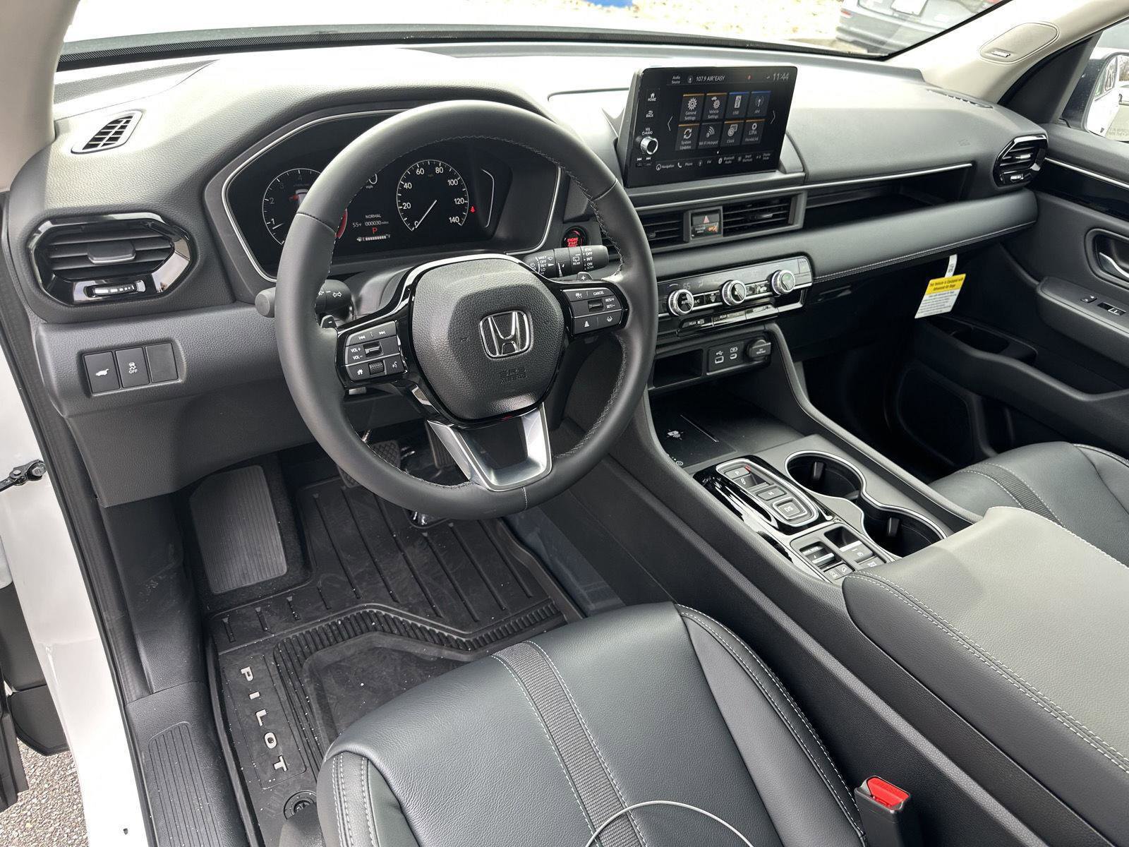 New 2025 Honda Pilot Touring image 9