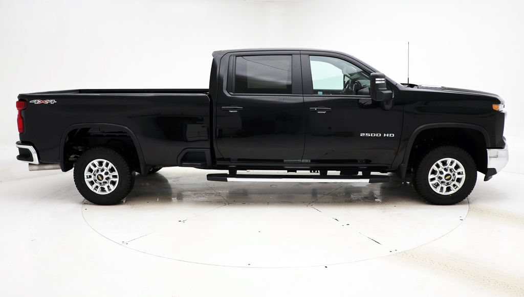 Used 2025 Chevrolet Silverado 2500 LT w/ Convenience Package AWD/4WD image 3