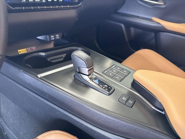 Certified 2025 Lexus UX 300h FWD w/ Accessory Package (Z1) image 18
