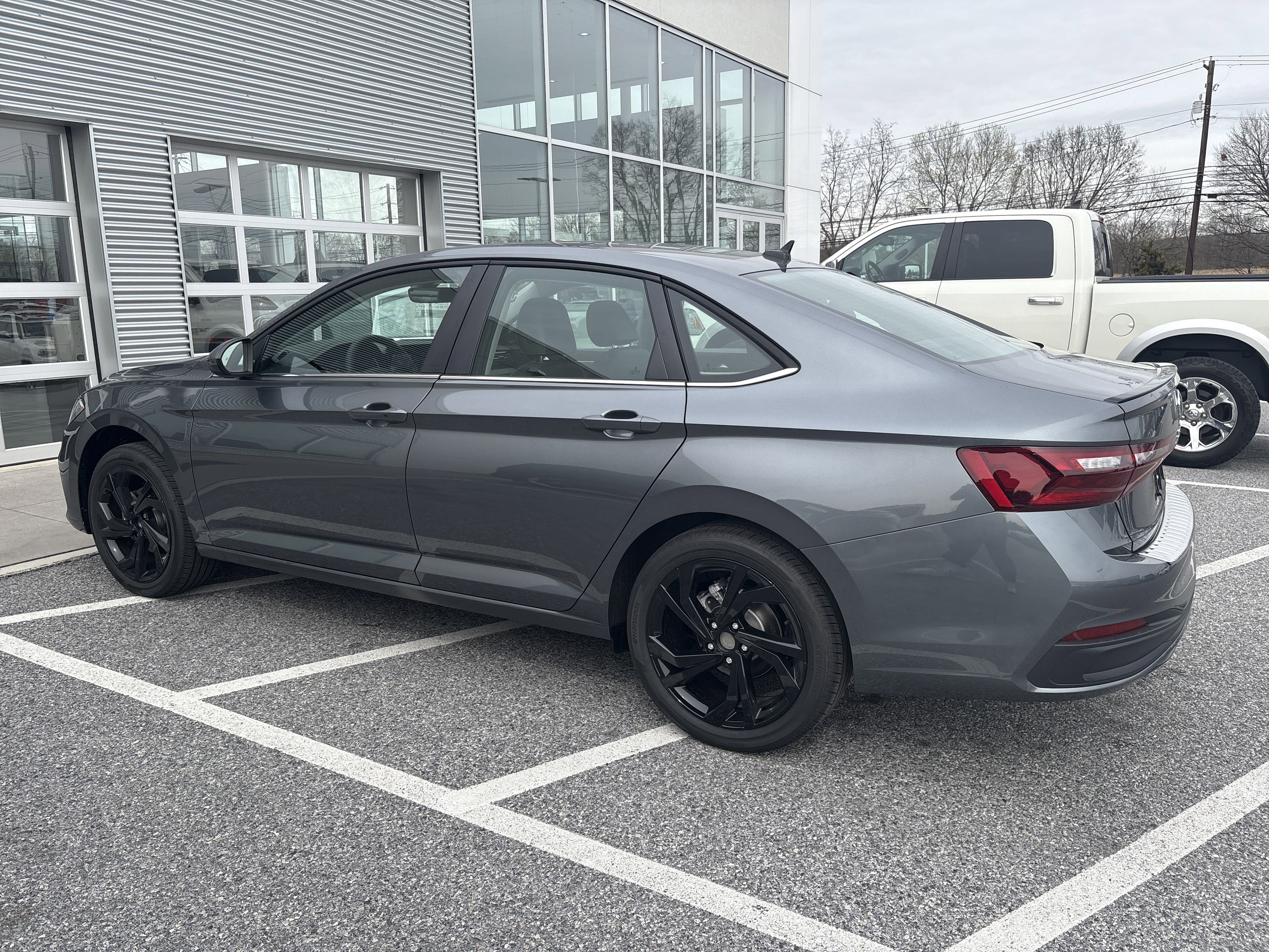 New 2025 Volkswagen Jetta SE image 4