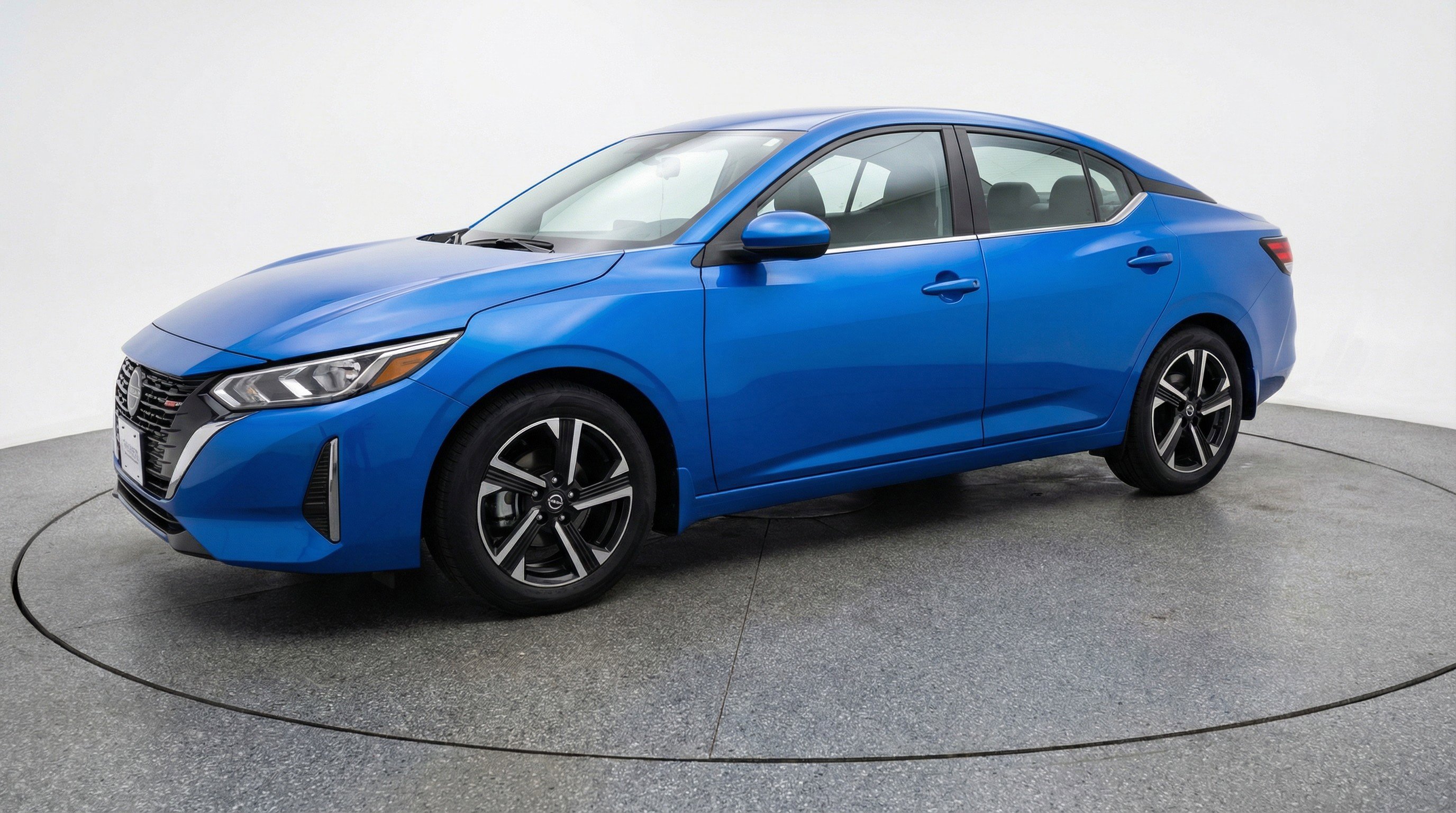 Used 2025 Nissan Sentra SV image 3