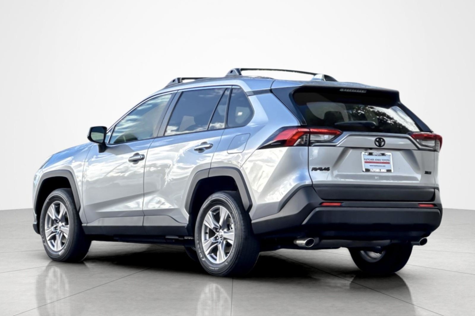 Certified 2025 Toyota RAV4 XLE FWD image 3