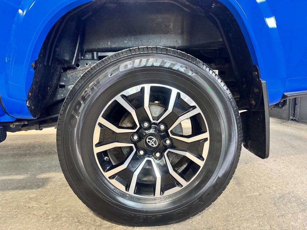 Used 2021 Toyota Tacoma TRD Sport image 12