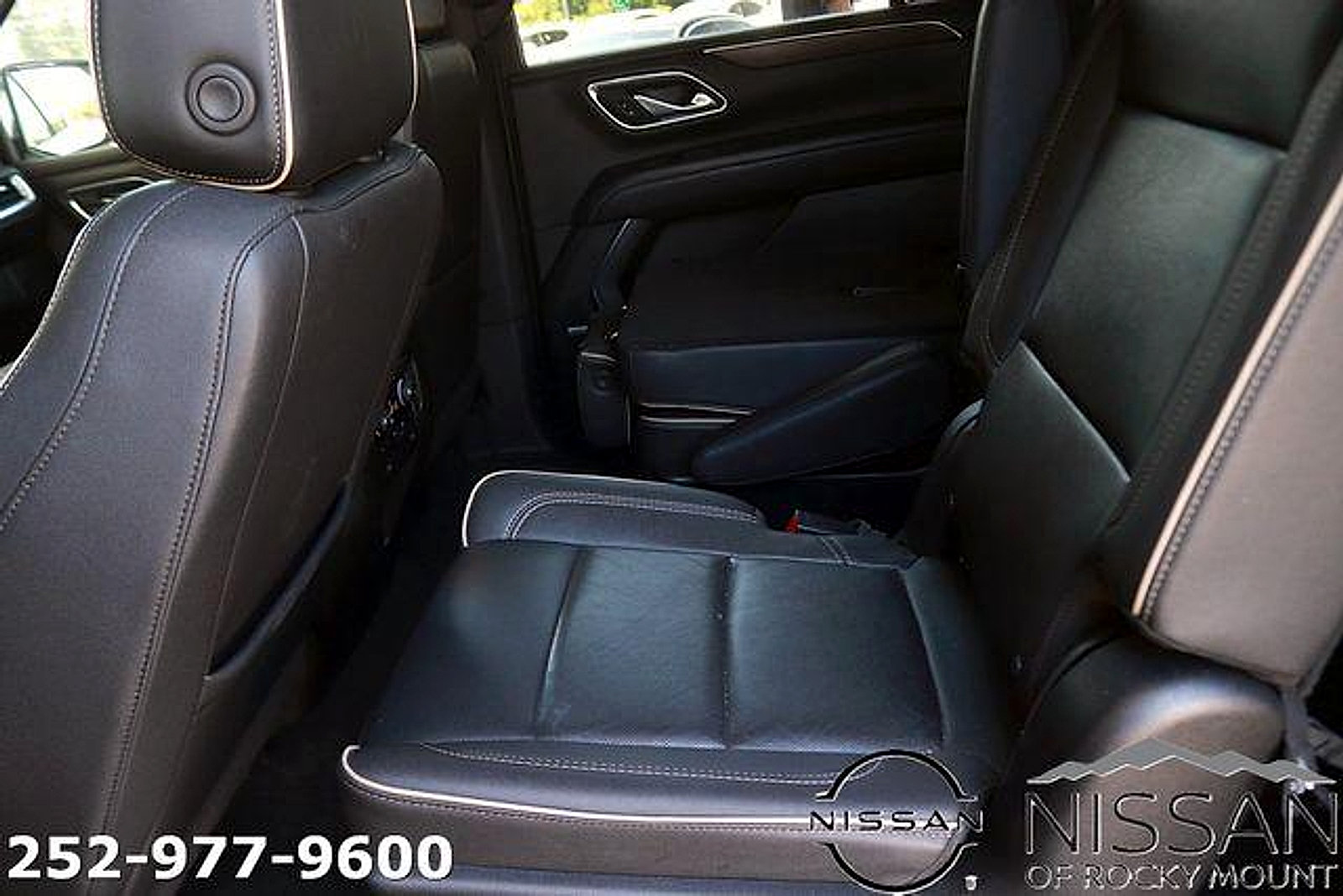 Used 2023 Chevrolet Suburban Premier RWD image 14