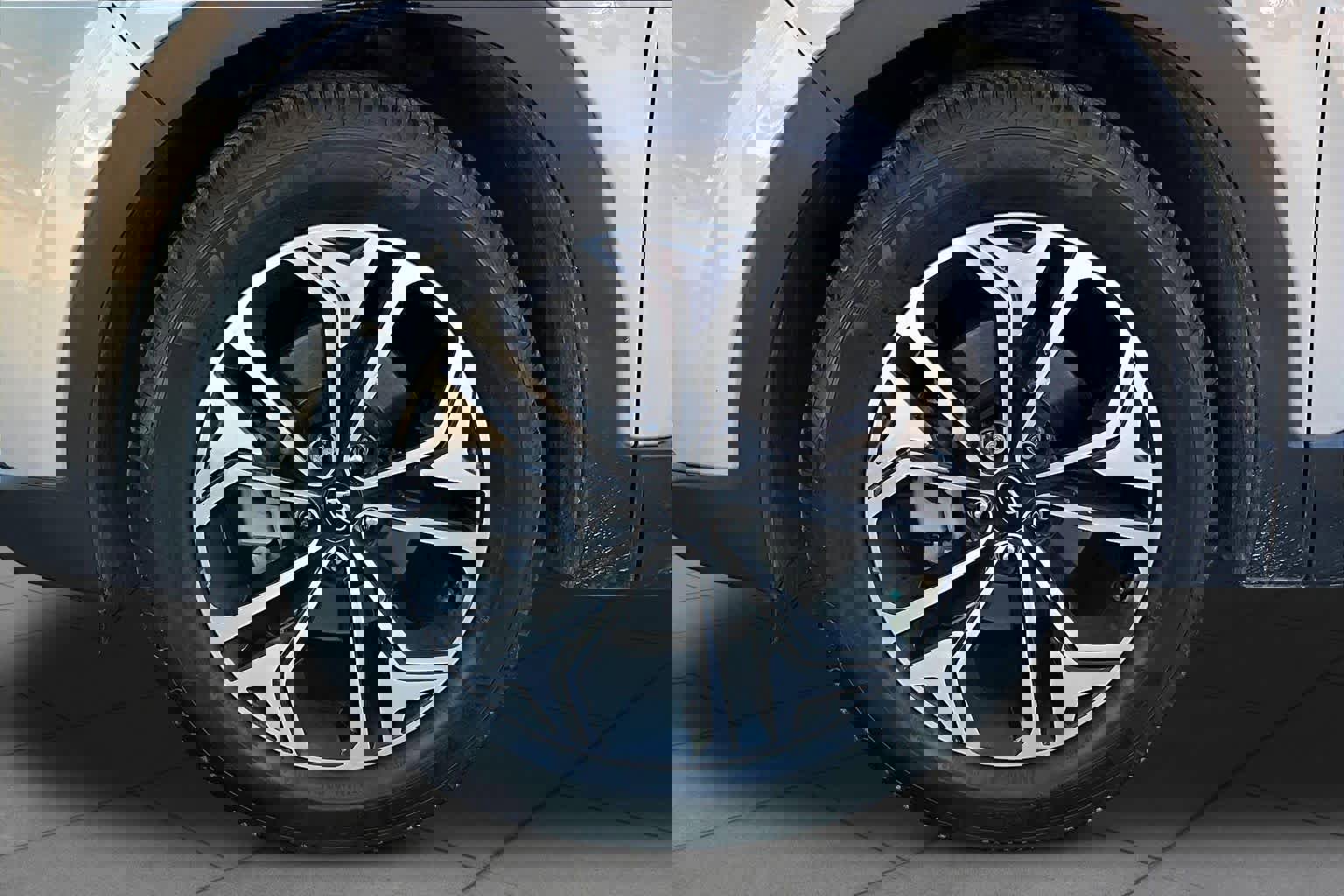 Used 2020 Hyundai Santa Fe Limited w/ Cargo Package image 11