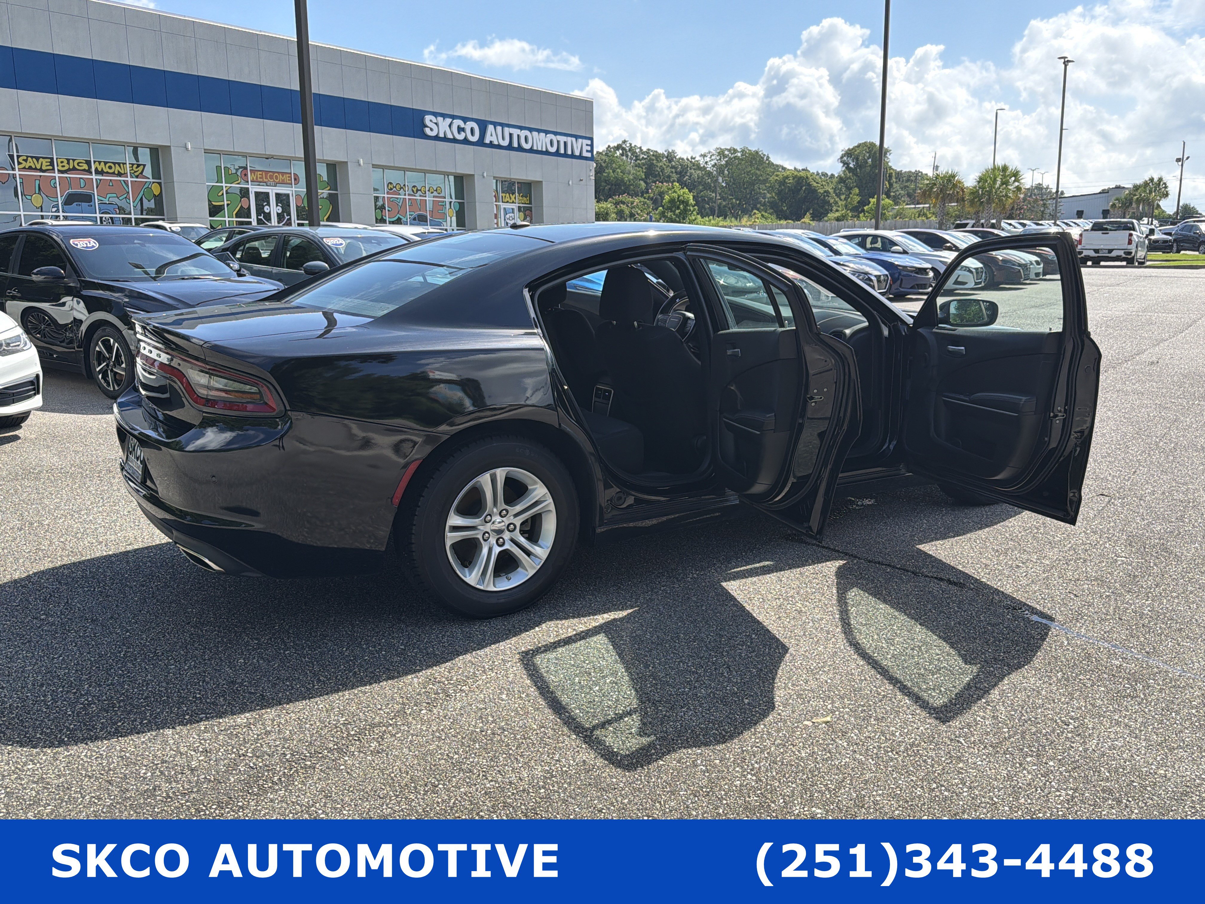 Used 2022 Dodge Charger SXT RWD image 32