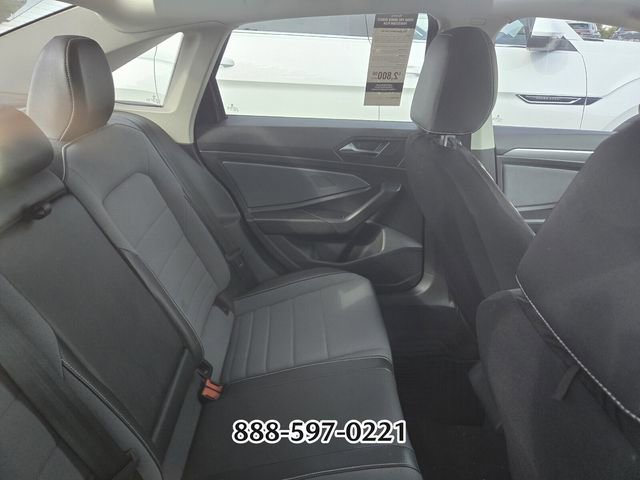 Used 2025 Volkswagen Jetta SE FWD image 7