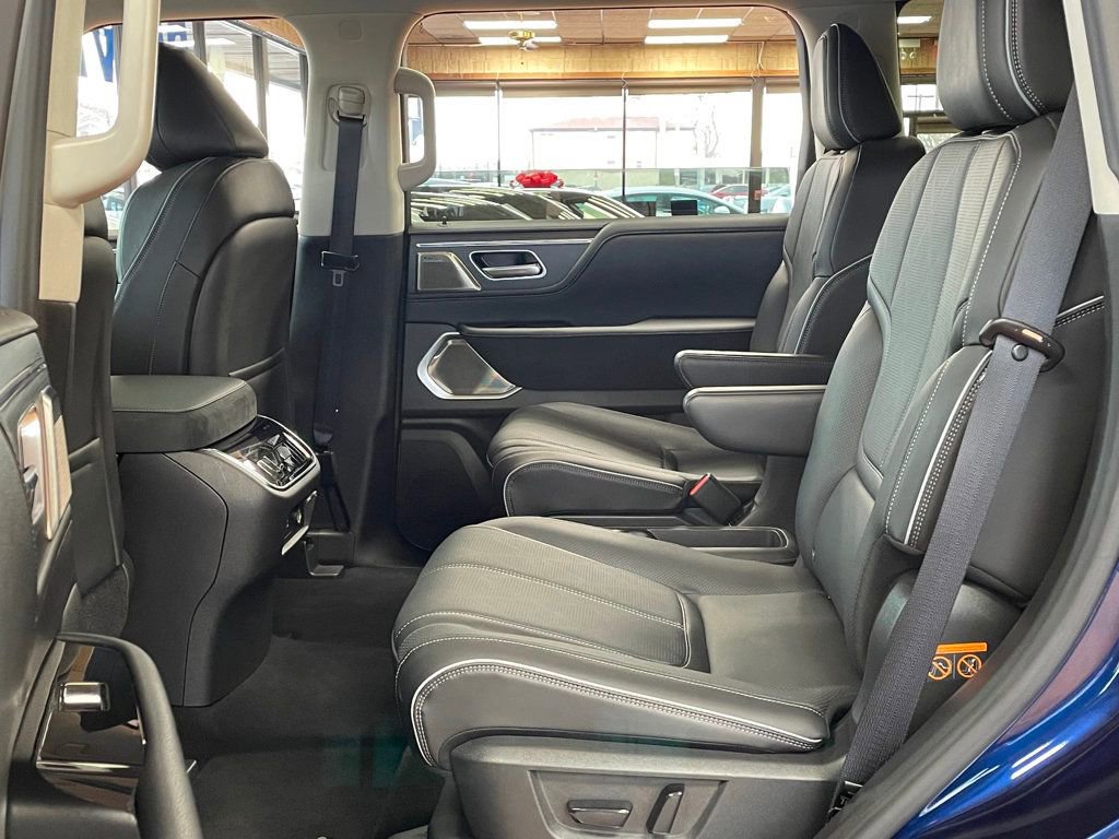 Used 2025 INFINITI QX80 Sensory image 20