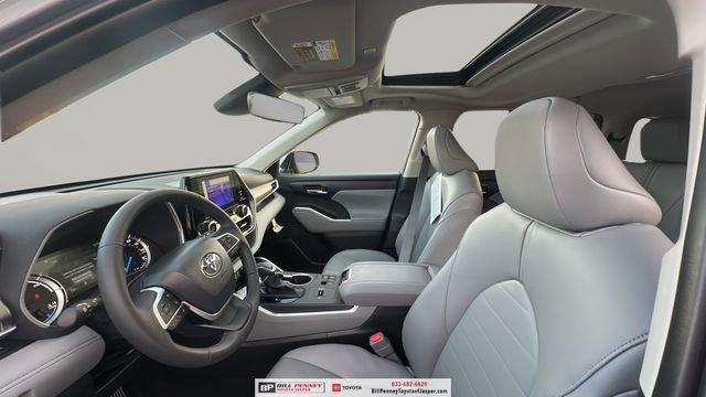 New 2026 Toyota Highlander XLE image 11