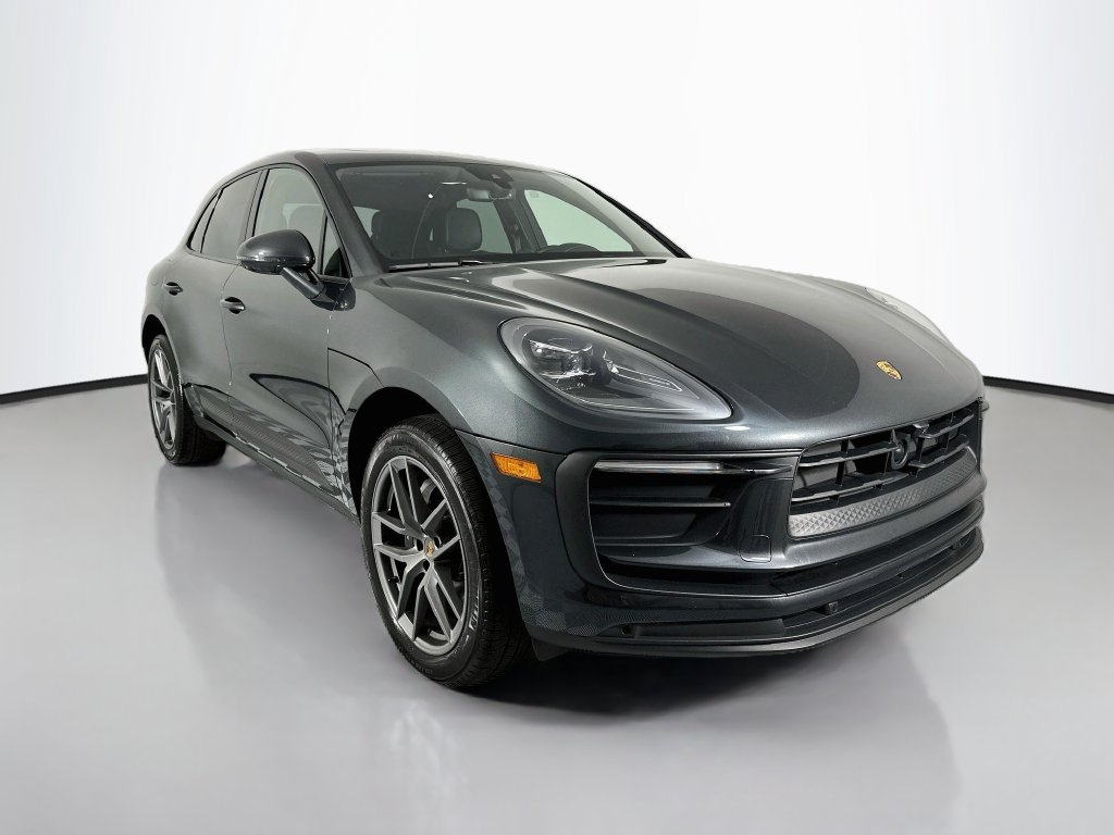 Certified 2024 Porsche Macan AWD/4WD image 7