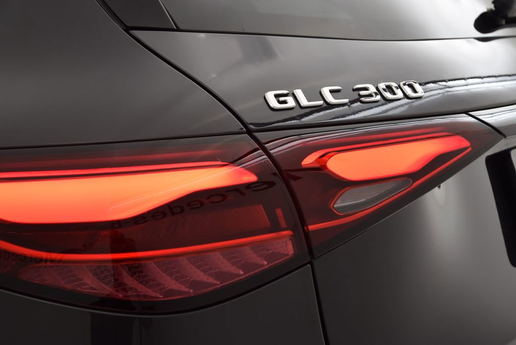 Certified 2025 Mercedes-Benz GLC 300 4MATIC image 13