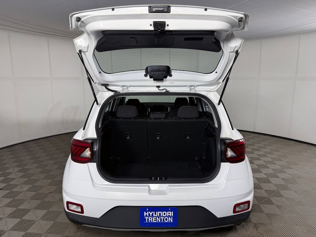 Used 2021 Hyundai Venue SEL w/ Premium Package FWD image 15
