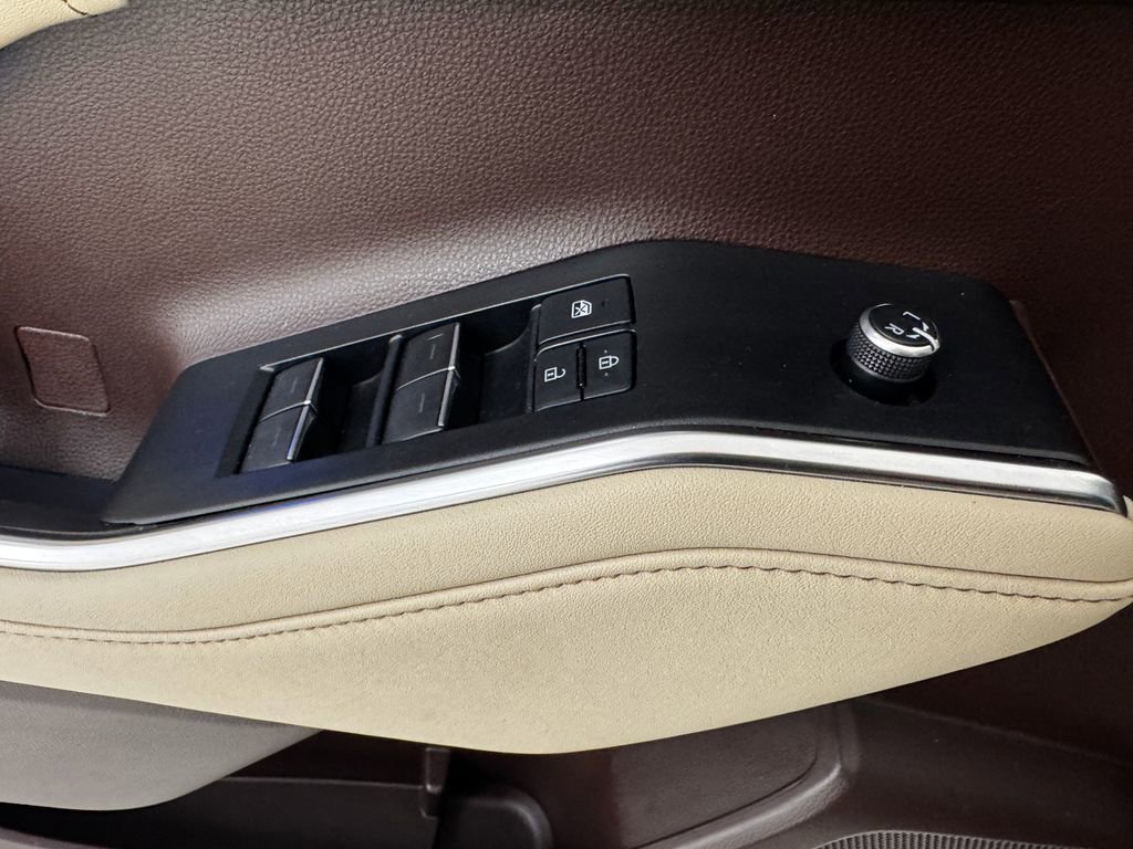 Used 2020 Toyota Highlander Platinum image 38