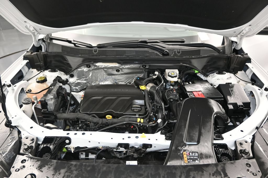 Used 2025 Chevrolet Trax RS FWD image 16