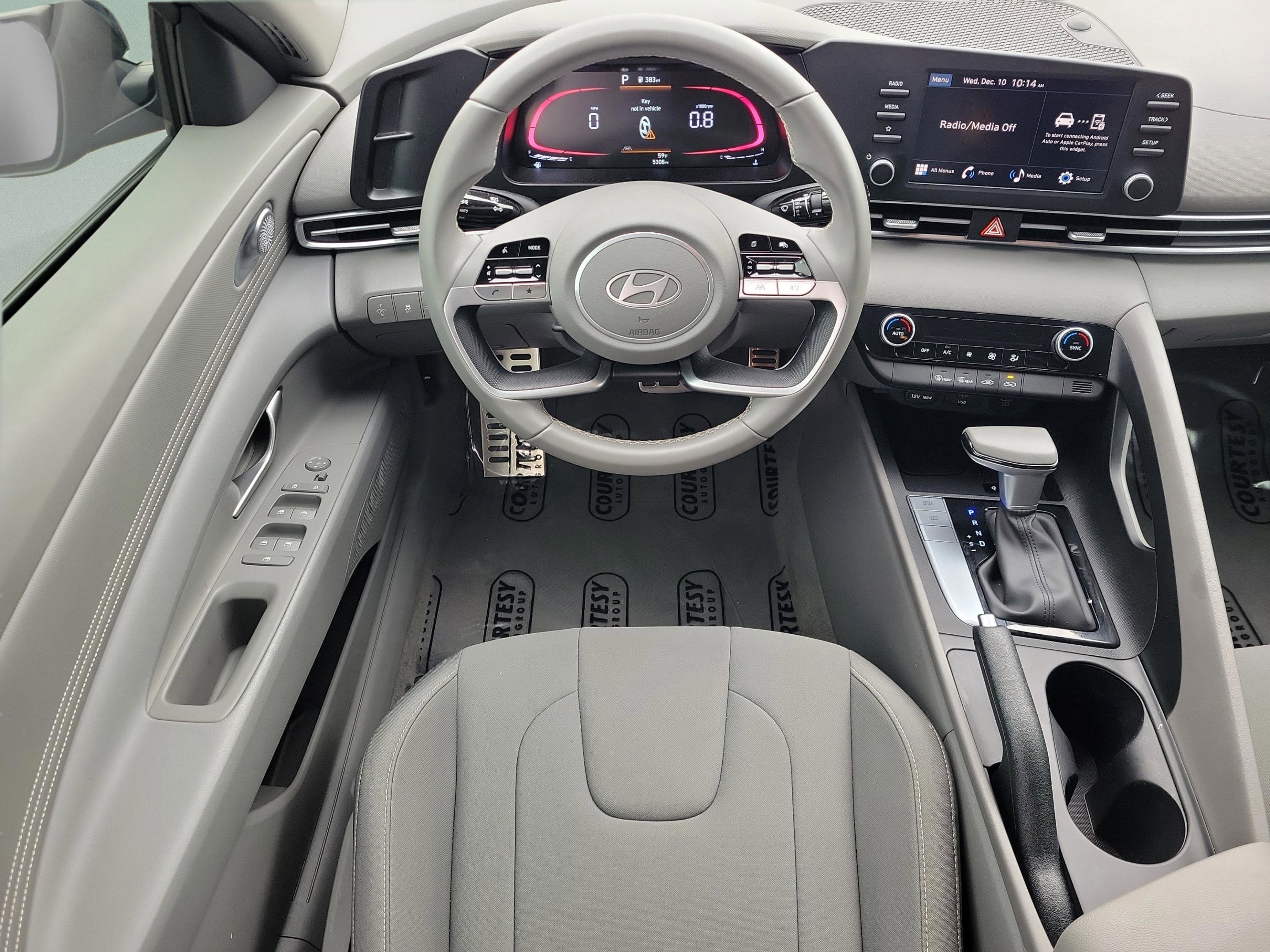 Certified 2025 Hyundai Elantra Sport image 13