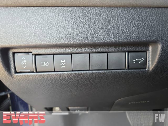 Certified 2023 Toyota Venza LE image 15