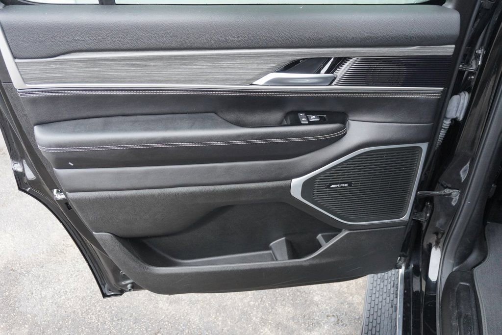 Used 2024 Jeep Wagoneer Series III image 37