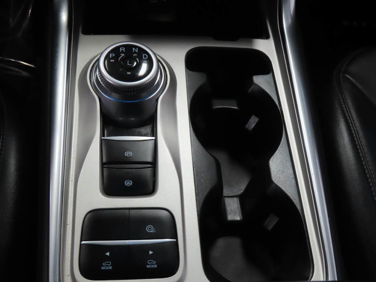 Used 2023 Ford Explorer XLT w/ Equipment Group 202A RWD image 9
