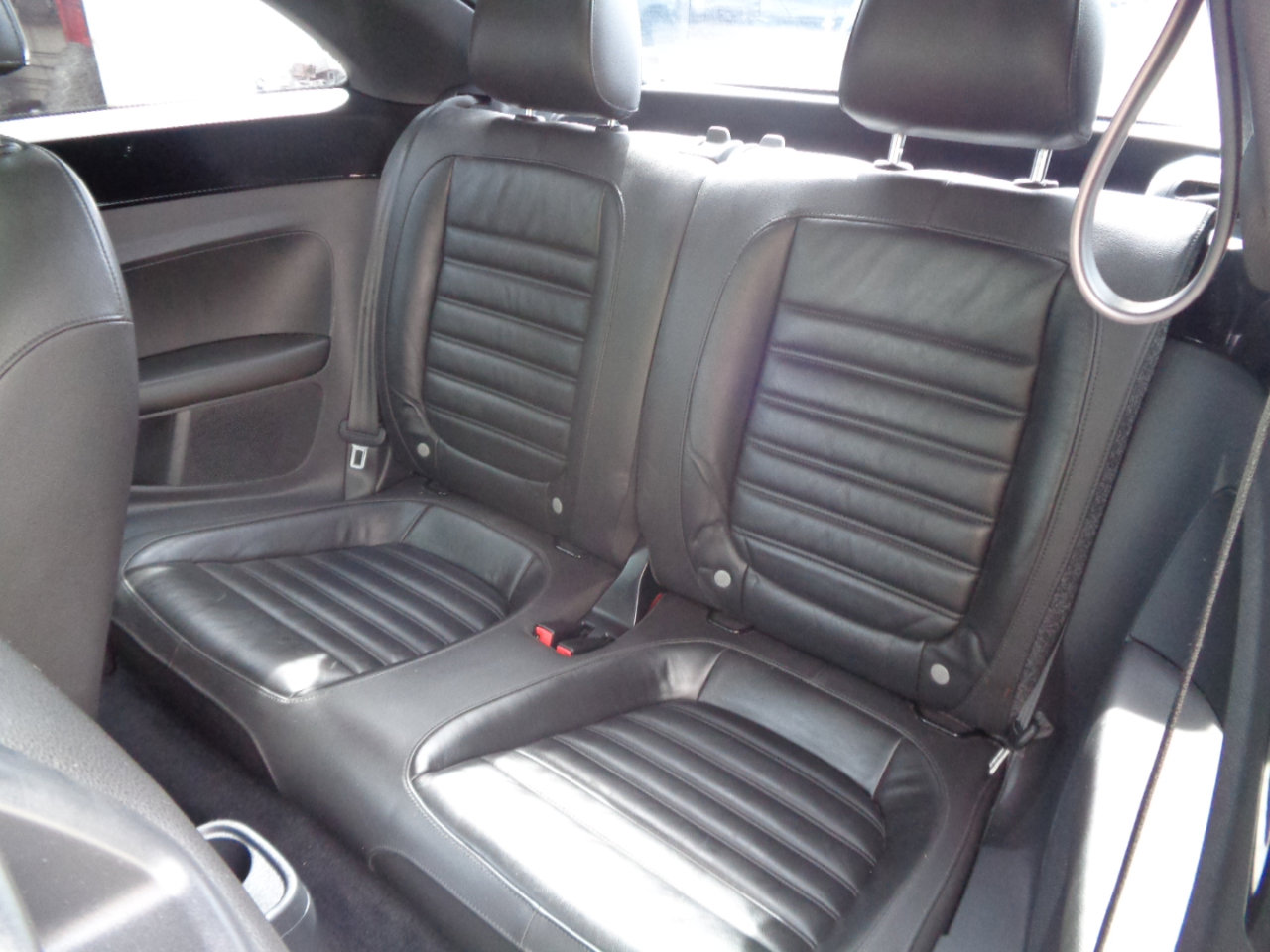 Used 2012 Volkswagen Beetle 2.0T image 6