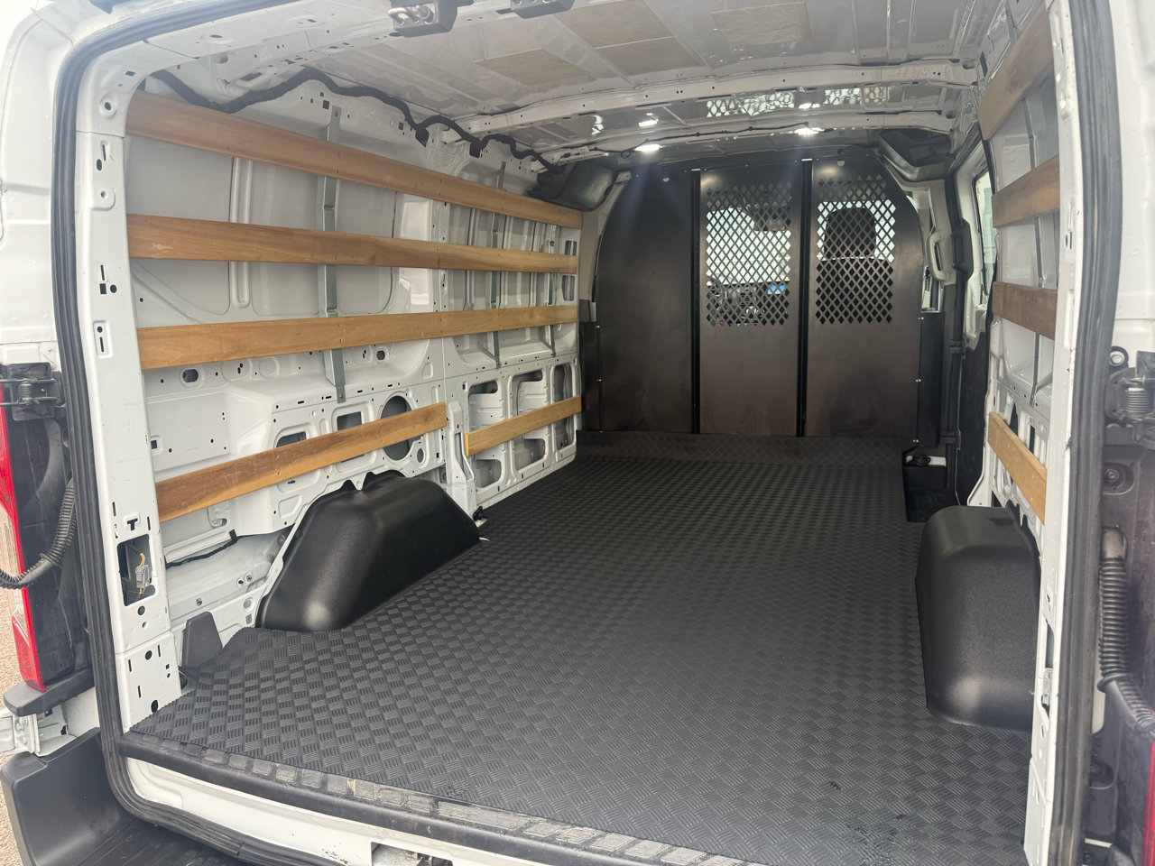 Used 2024 Ford Transit 250 Low Roof w/ Exterior Upgrade Package image 24