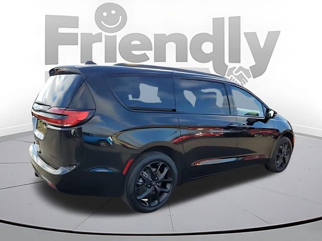 New 2026 Chrysler Pacifica Limited w/ S Appearance Package AWD/4WD image 5