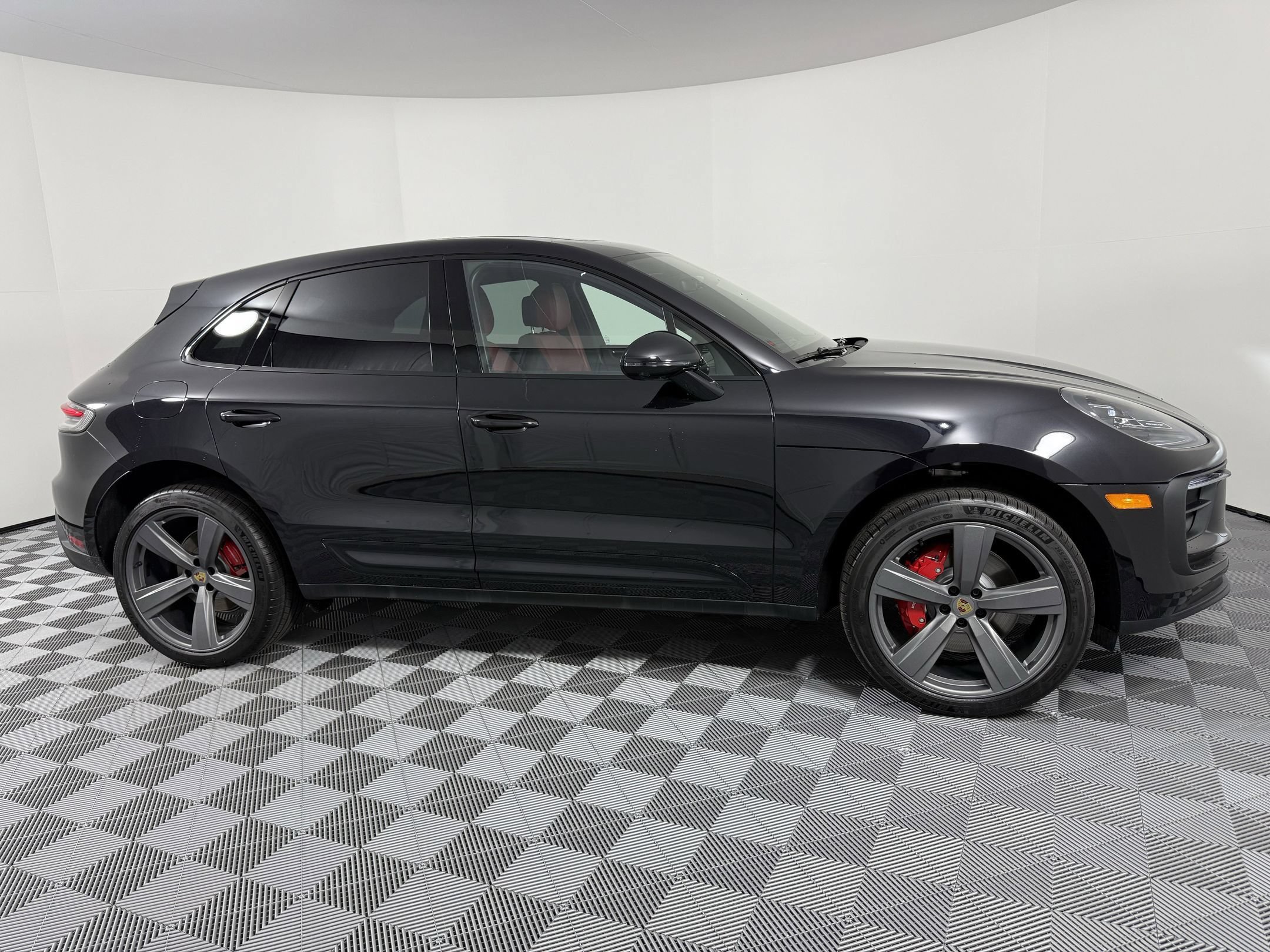 Certified 2026 Porsche Macan S AWD/4WD image 8