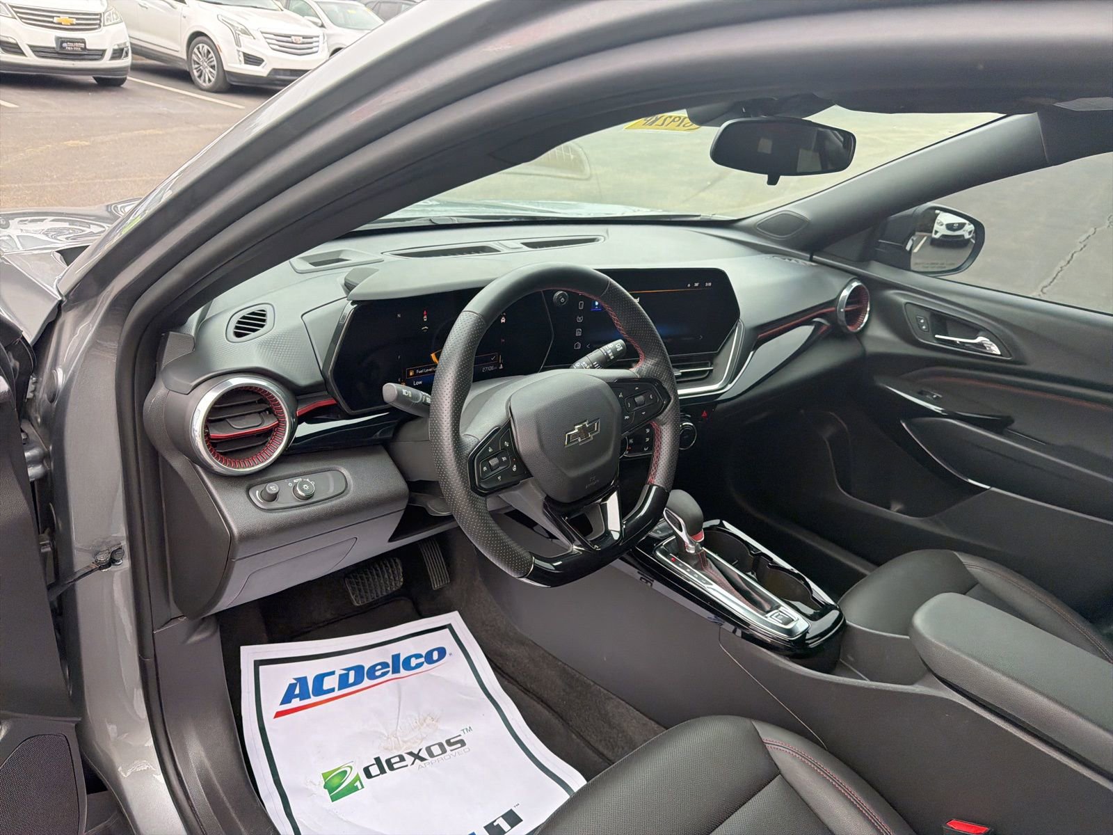 Used 2025 Chevrolet Trax RS w/ Sunroof Package FWD image 10